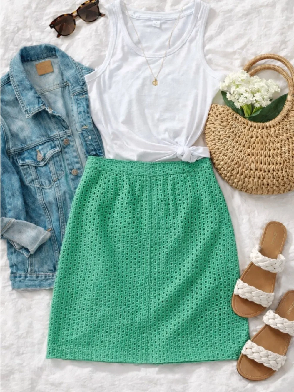 Max Studio Green Eyelet Skirt Size 10 Cotton Mini Spring Summer - Picture 2 of 4